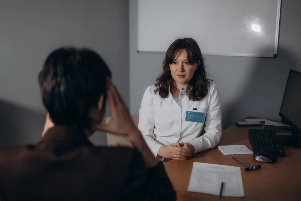 Это не просто головная боль. Как говорить с близкими о мигрени.